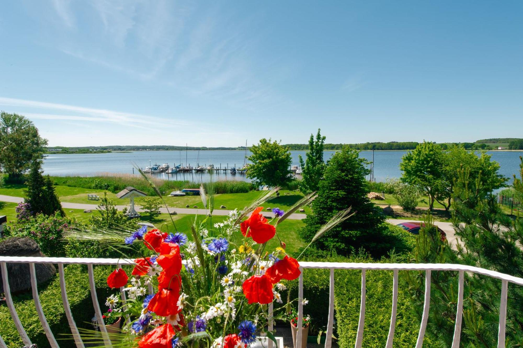 Selliner Ferienappartements Mit Balkon Und Seeblick Exteriér fotografie